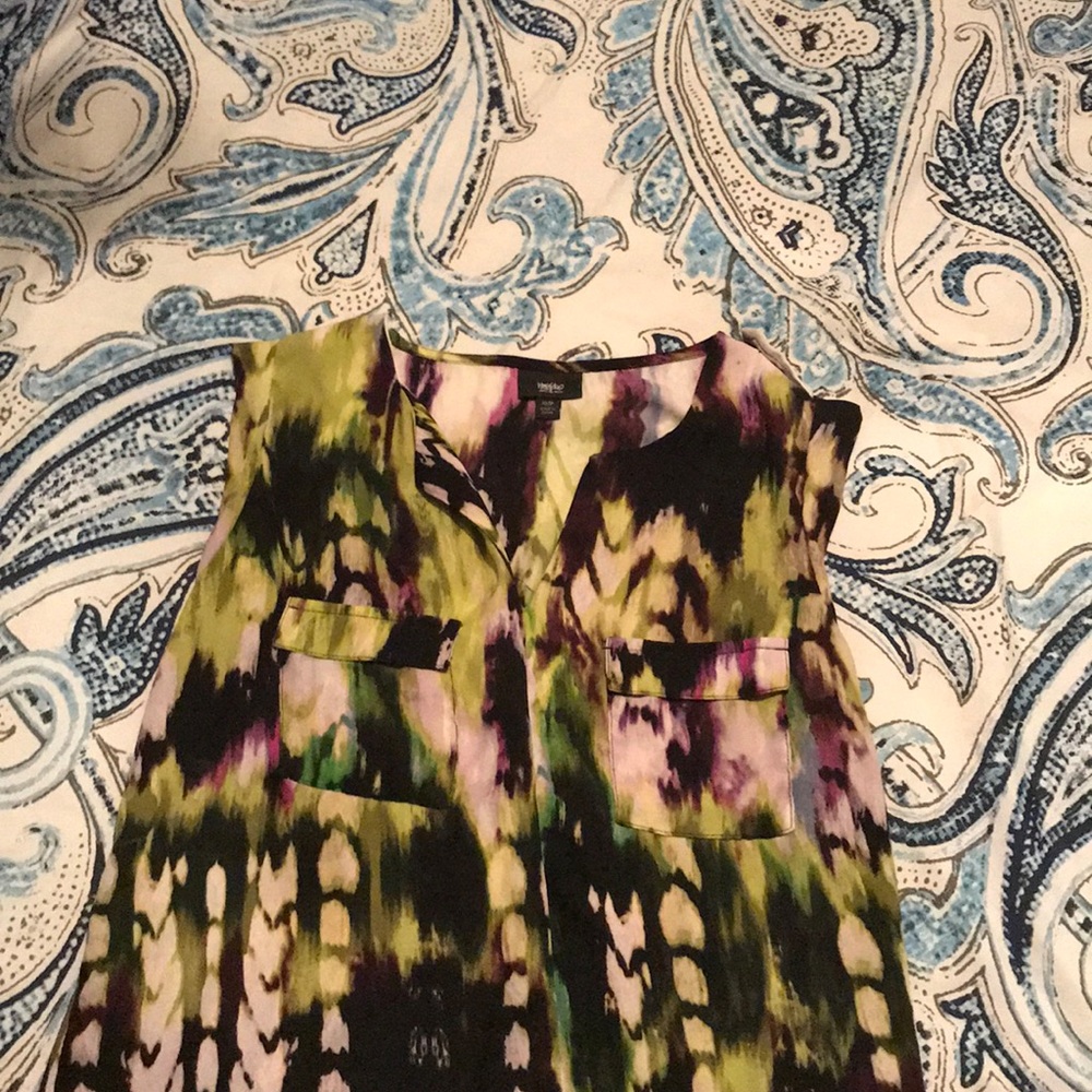 Sleeveless chiffon top.